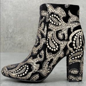 Rosebud Black Brocade Ankle Booties // SIZE 7